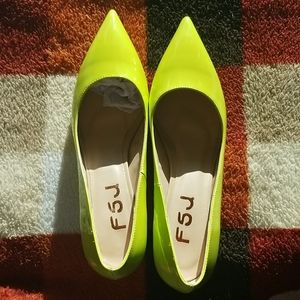 Beautiful Lime Green Kitten Heels
